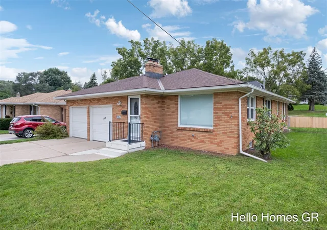 Photo 1 of Single family home for sale at 1135 Carrier Crk Blvd, Grand Rapids, MI 49503 | MLS# 70561900 | Listing updated on 2026-10-13