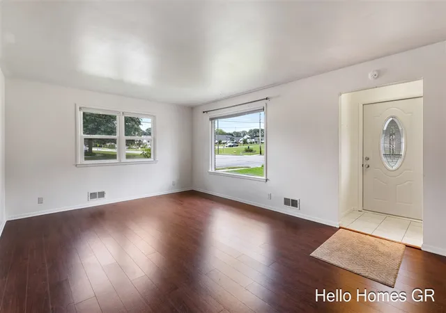 Photo 4 of Single family home for sale at 1135 Carrier Crk Blvd, Grand Rapids, MI 49503 | MLS# 70561900 | Listing updated on 2026-10-13