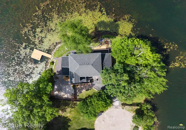 Photo 4 of Single family home for sale at 800 Kimberly, Lake Orion, MI 48362 2914 | MLS# 61010223 | Listing updated on 2026-10-24