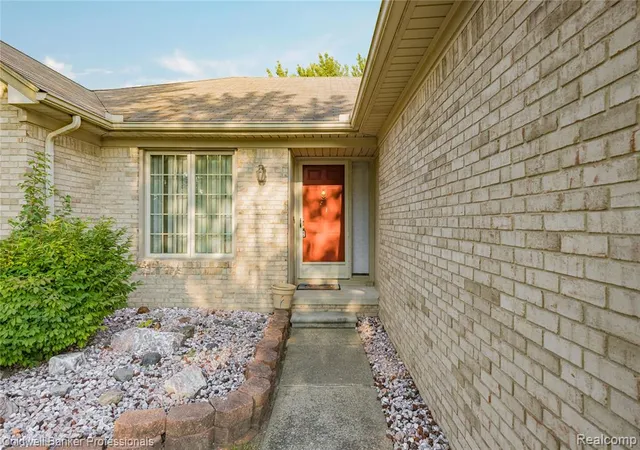 Photo 2 of Sale Pending at 46536 Fox Run Dr, Macomb, MI 48044 3457 | MLS# 61025867 | Listing updated on 2026-09-04