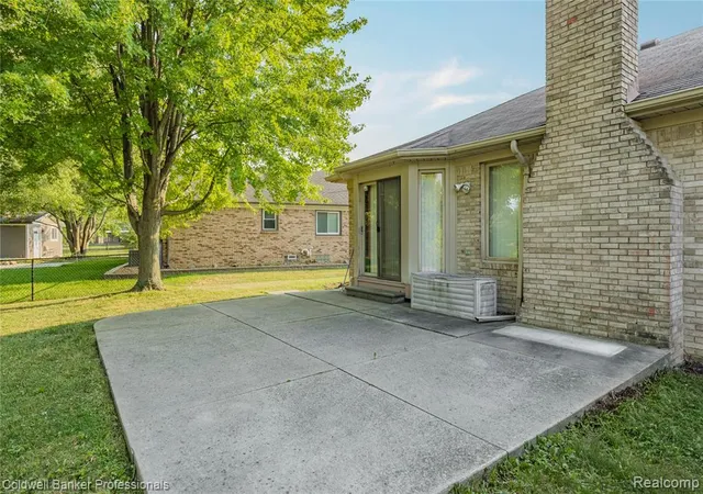 Photo 3 of Sale Pending at 46536 Fox Run Dr, Macomb, MI 48044 3457 | MLS# 61025867 | Listing updated on 2026-09-04