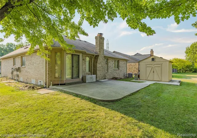 Photo 4 of Sale Pending at 46536 Fox Run Dr, Macomb, MI 48044 3457 | MLS# 61025867 | Listing updated on 2026-09-04