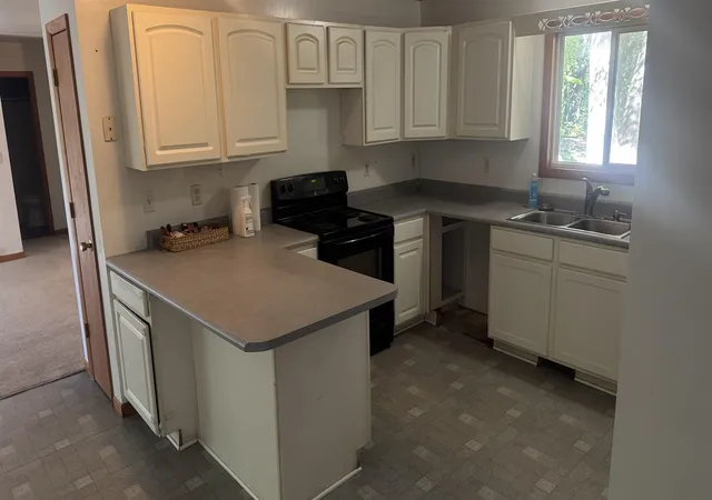 Photo 2 of Single family home for sale at 701 Westlawn St, Harrison, MI 48625 | MLS# 50217070 | Listing updated on 2026-10-21