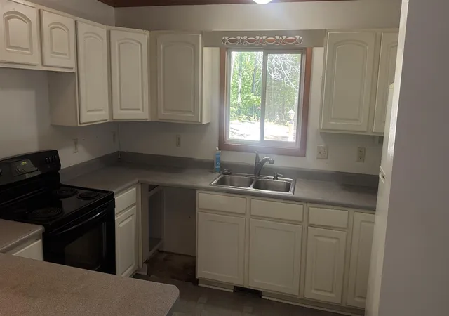 Photo 3 of Single family home for sale at 701 Westlawn St, Harrison, MI 48625 | MLS# 50217070 | Listing updated on 2026-10-21
