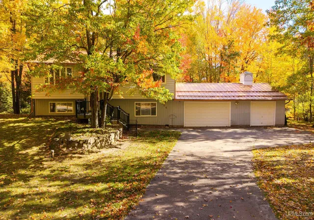 Photo 2 of Single family home for sale at 664 N Maple Hl Dr, Gwinn, MI 49841 | MLS# 50224357 | Listing updated on 2026-10-21