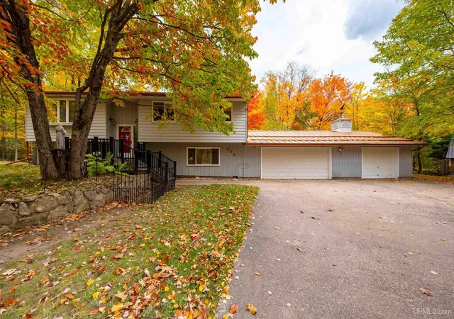 Photo 3 of Single family home for sale at 664 N Maple Hl Dr, Gwinn, MI 49841 | MLS# 50224357 | Listing updated on 2026-10-21