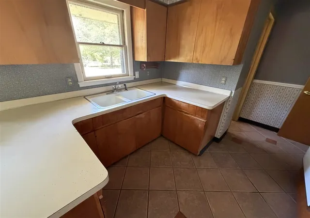 Photo 3 of Sale Pending at 6844 Evergreen St, Portage, MI 49024 | MLS# 70555499 | Listing updated on 2026-09-03