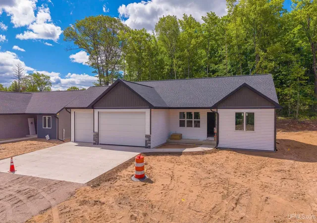 Photo 3 of Single family home for sale at 148 Woodland Dr, Negaunee, MI 49866 | MLS# 50203473 | Listing updated on 2026-10-16