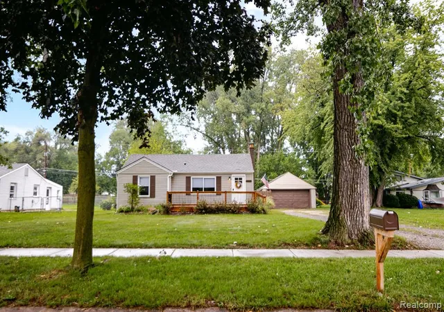 Photo 3 of Single family home for sale at 6063 Catalpa Ave, Sterling Heights, MI 48314 1418 | MLS# 61025504 | Listing updated on 2026-09-11