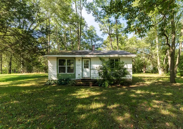 Photo 2 of Single family home for sale at 84242 42nd Street, Decatur, MI 49045 | MLS# 70481110 | Listing updated on 2026-09-20