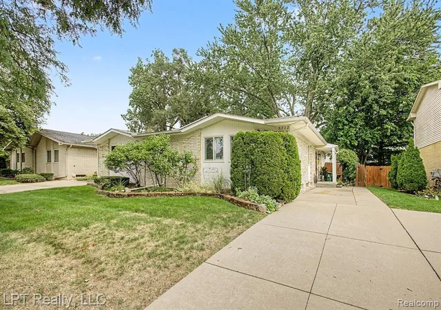 Photo 1 of Sale Pending at 3222 Woodland Ave, Royal Oak, MI 48073 | MLS# 61032361 | Listing updated on 2026-10-19