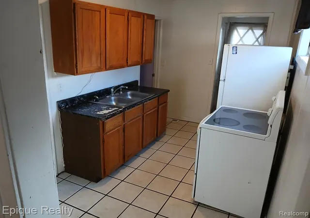Photo 2 of Multi family home for sale at 804 Court St, Port Huron, MI 48060 5382 | MLS# 60997543 | Listing updated on 2026-10-16