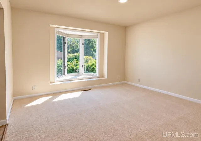 Photo 2 of Single family home for sale at 610 Brule Rd, Marquette, MI 49855 | MLS# 50203433 | Listing updated on 2026-10-03