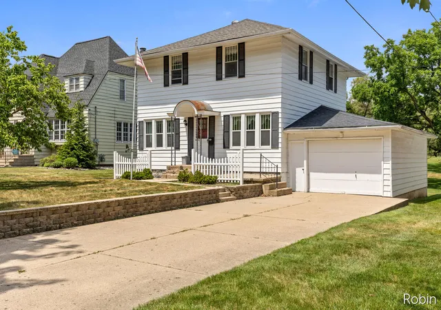 Photo 2 of Single family home for sale at 1545 4th Street, Grand Rapids, MI 49504 | MLS# 70544960 | Listing updated on 2026-09-10