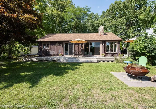 Photo 1 of Single family home for sale at 3847 Jackson Blvd, White Lake, MI 48383 1448 | MLS# 61025139 | Listing updated on 2026-10-03