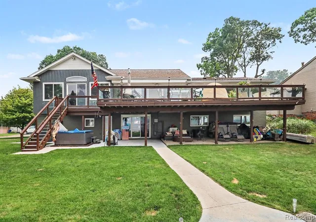 Photo 1 of Sale Pending at 3233 Shawnee Ln, Waterford, MI 48329 | MLS# 61026680 | Listing updated on 2026-10-25