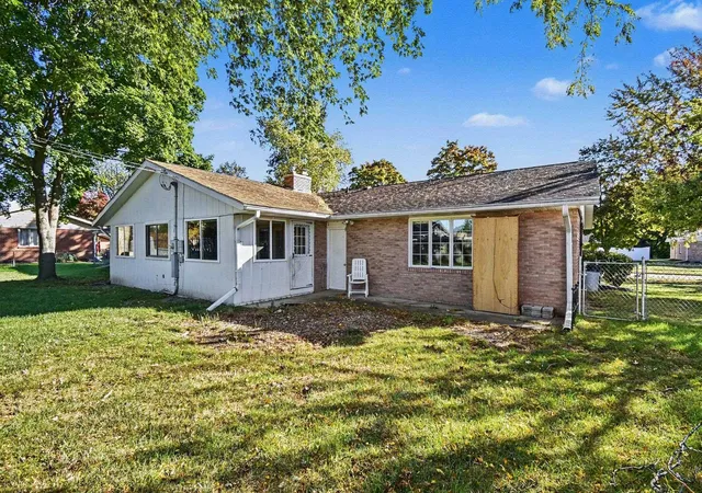Photo 3 of Sale Pending at 5262 Brookway Dr, Bay City, MI 48706 | MLS# 50224565 | Listing updated on 2026-10-13
