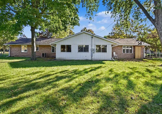Photo 4 of Sale Pending at 5262 Brookway Dr, Bay City, MI 48706 | MLS# 50224565 | Listing updated on 2026-10-13