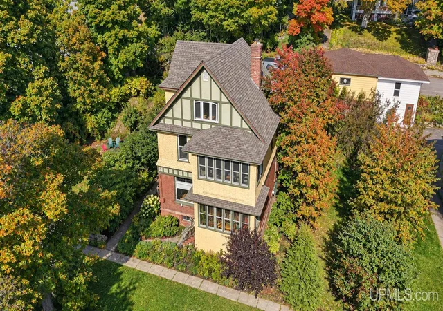 Single family home for sale at 302 Mason St, Hancock, MI 49930 | MLS# 50224359