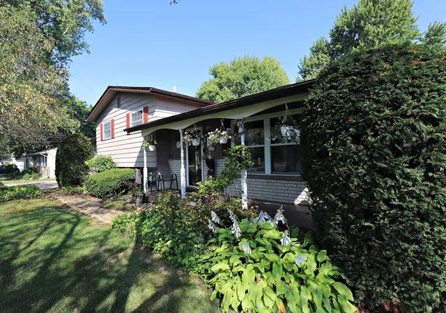 Photo 2 of Single family home for sale at 6178 W Mt Morris Rd, Mount Morris, MI 48458 | MLS# 50220738 | Listing updated on 2026-09-03