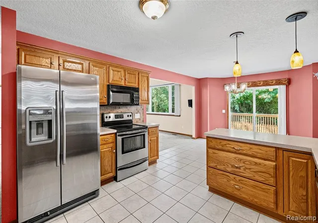 Photo 2 of Sale Pending at 4268 Meadows Ave, Grand Blanc, MI 48439 8693 | MLS# 61012325 | Listing updated on 2026-10-22