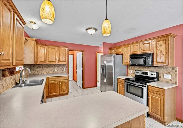 Photo 3 of Sale Pending at 4268 Meadows Ave, Grand Blanc, MI 48439 8693 | MLS# 61012325 | Listing updated on 2026-10-22
