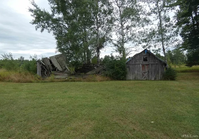 Photo 4 of Single family home for sale at 14806 N Baltimore Rd, Bruce Crossing, MI 49912 | MLS# 50221194 | Listing updated on 2026-09-09
