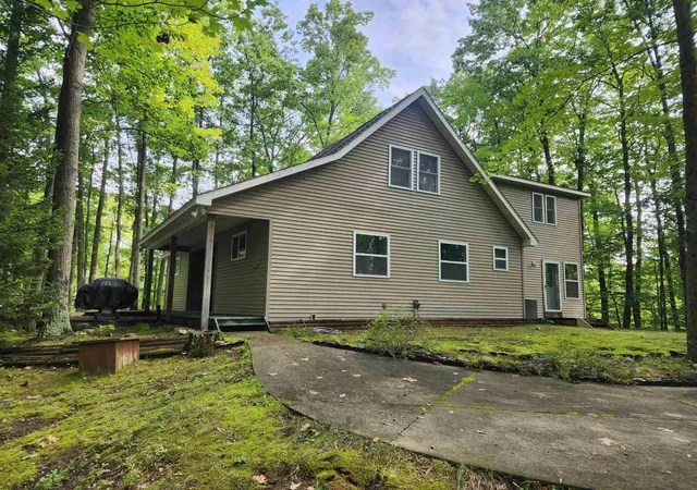 Photo 1 of Single family home for sale at 4262 S Canal Dr, Harrison, MI 48625 | MLS# 50220631 | Listing updated on 2026-09-08