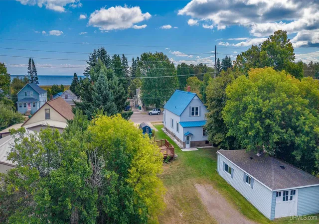 Photo 4 of Multi family home for sale at 2207 & 2209 Presque Isle Ave, Marquette, MI 49855 | MLS# 50220658 | Listing updated on 2026-10-01
