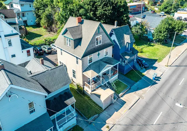Photo 2 of Single family home for sale at 107 E Montezuma Ave, Houghton, MI 49931 | MLS# 50220537 | Listing updated on 2026-09-16