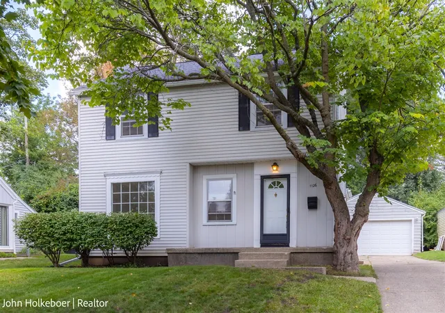 Photo 1 of Sale Pending at 1126 Kenesaw Dr, Grand Rapids, MI 49506 | MLS# 70556186 | Listing updated on 2026-09-10