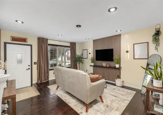 Photo 3 of Single family home for sale at 30219 Pembroke Dr, Warren, MI 48092 | MLS# 61024805 | Listing updated on 2026-09-17