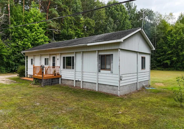 Photo 2 of Single family home for sale at 3759 S Loomis Rd, Mount Pleasant, MI 48858 | MLS# 80072993 | Listing updated on 2026-08-31