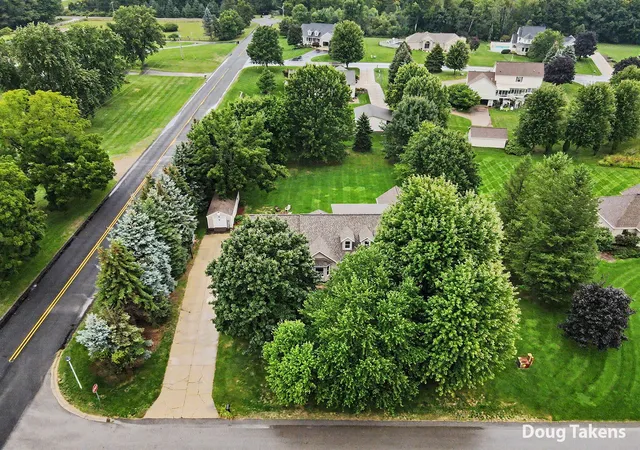 Photo 3 of Single family home for sale at 381 White Stag Ct, Grandville, MI 49418 | MLS# 70556072 | Listing updated on 2026-09-09