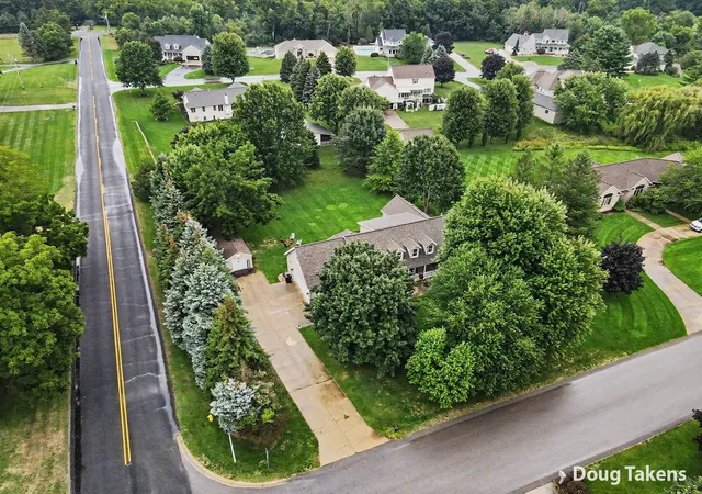 Photo 4 of Single family home for sale at 381 White Stag Ct, Grandville, MI 49418 | MLS# 70556072 | Listing updated on 2026-09-09