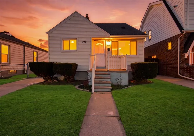 Photo 1 of Single family home for sale at 716 Mayflower Ave, Lincoln Park, MI 48146 | MLS# 70553175 | Listing updated on 2026-09-09