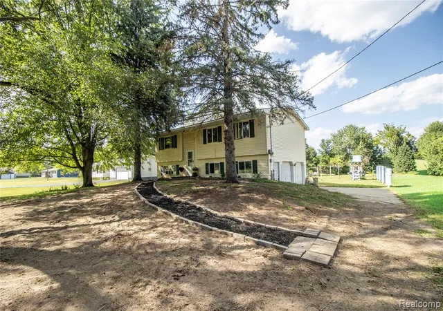 Photo 3 of Single family home for sale at 10340 Farrand Rd, Montrose, MI 48457 9733 | MLS# 61023599 | Listing updated on 2026-09-12