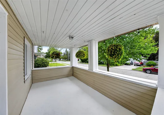 Photo 3 of Sale Pending at 33 E 2nd St, Milan, MI 48160 | MLS# 70554967 | Listing updated on 2026-09-01
