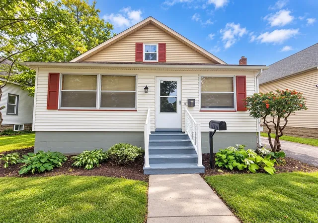 Photo 1 of Single family home for sale at 302 Fitzhugh St, Bay City, MI 48708 | MLS# 50221747 | Listing updated on 2026-10-07