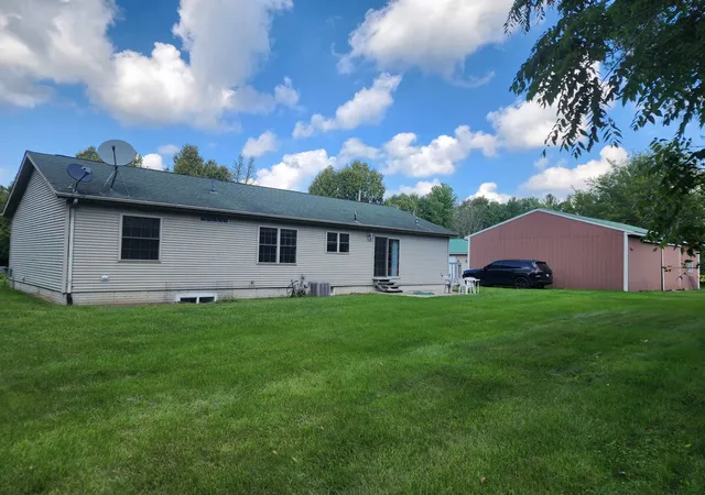 Photo 3 of Single family home for sale at 175 W M 61 Hwy, Gladwin, MI 48624 | MLS# 50220547 | Listing updated on 2026-09-03