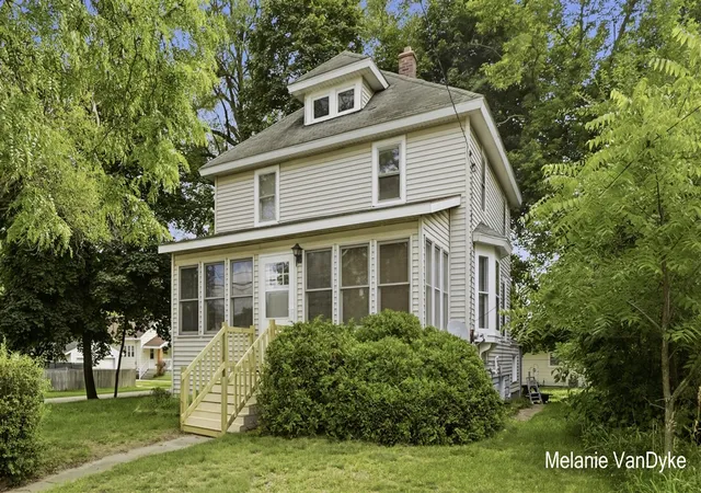 Photo 3 of Sale Pending at 2244 Fuller Ave, Grand Rapids, MI 49505 | MLS# 70555396 | Listing updated on 2026-09-02