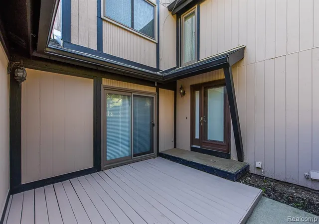 Photo 2 of Condo for sale at 5211 Potomac Run, West Bloomfield, MI 48322 | MLS# 61037588 | Listing updated on 2026-10-11