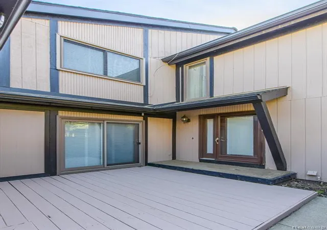 Photo 3 of Condo for sale at 5211 Potomac Run, West Bloomfield, MI 48322 | MLS# 61037588 | Listing updated on 2026-10-11