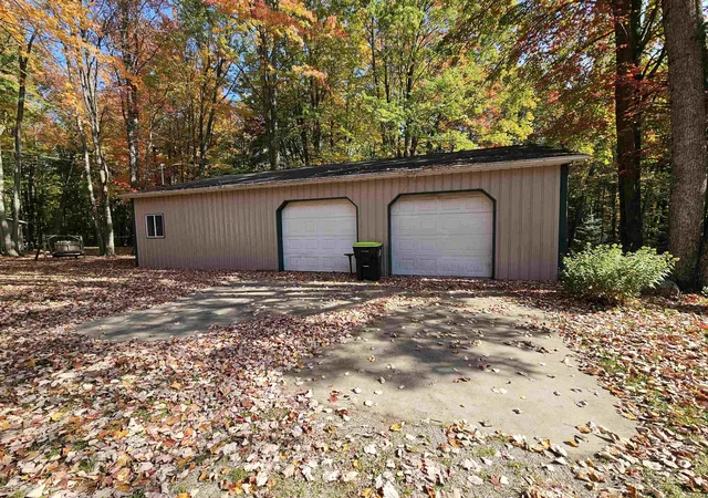 Photo 2 of Single family home for sale at 6424 Sunrise Trl, Harrison, MI 48625 | MLS# 50224543 | Listing updated on 2026-10-10