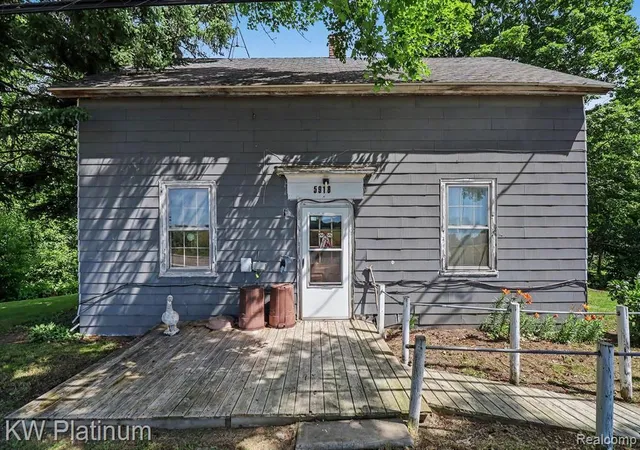 Photo 2 of Sale Pending at 5918 Jeddo Rd, Jeddo, MI 48032 1313 | MLS# 61028128 | Listing updated on 2026-09-12