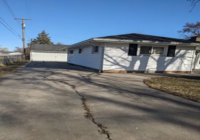 Photo 3 of Multi family home for sale at 82 Cedar Dr, Bay City, MI 48708 | MLS# 50221165 | Listing updated on 2026-09-10