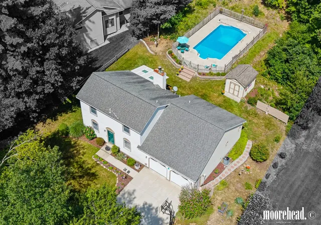Photo 1 of Single family home for sale at 17047 Lincoln St, Grand Haven, MI 49417 | MLS# 70555050 | Listing updated on 2026-10-18
