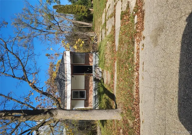 Photo 1 of Single family home for sale at 345 E Austin Ave, Flint, MI 48505 2815 | MLS# 60949525 | Listing updated on 2026-09-10