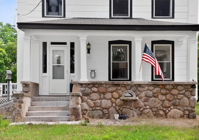 Photo 2 of Single family home for sale at 6816 Division Ave, Comstock Park, MI 49321 | MLS# 70553581 | Listing updated on 2026-09-18