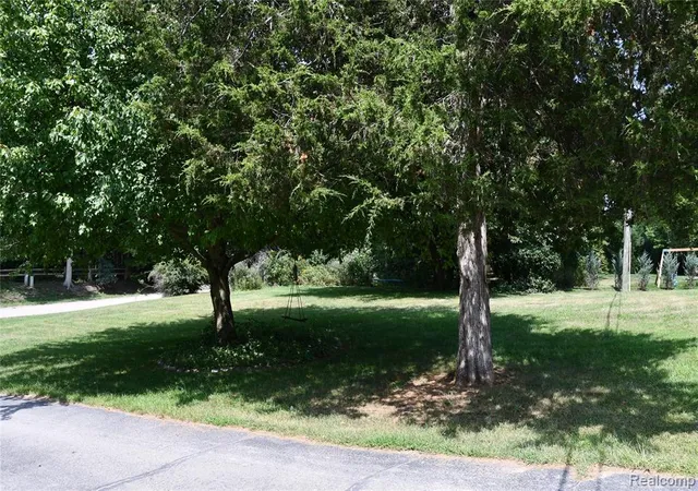 Photo 3 of Single family home for sale at 9039 Peer Rd, South Lyon, MI 48178 8120 | MLS# 61024131 | Listing updated on 2026-09-08